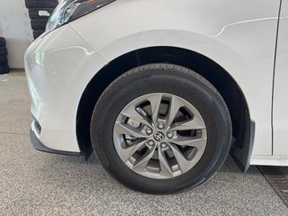 2025 Toyota Sienna LE HYBRIDE, JAMAIS ACCIDENTÉ, 8 PASSAGERS, AWD in Mirabel, Quebec - 6 - w320h240px