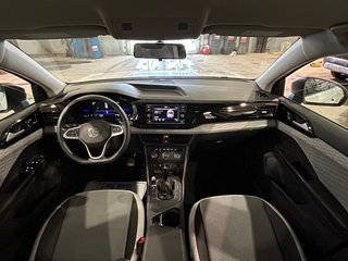 Volkswagen Taos Trendline, JAMAIS ACCIDENTÉ, 8 PNEUS, MAGS 2022 à Mirabel, Québec - 4 - w320h240px