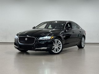 2020 Jaguar XF 25t 2.0L AWD Prestige