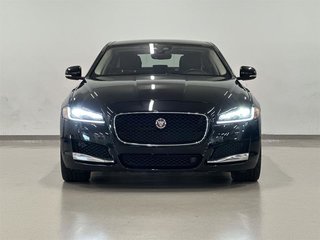 2020 Jaguar XF 25t 2.0L AWD Prestige