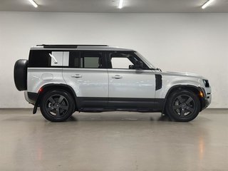 2023  Defender 110 P400 SE (2)