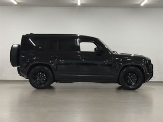 2023  Defender 110 P300 S