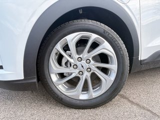2027 Chevrolet Bolt in Saint-Eustache, Quebec - 7 - w320h240px