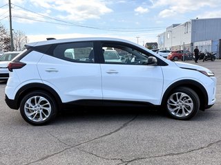 2027 Chevrolet Bolt in Saint-Eustache, Quebec - 3 - w320h240px