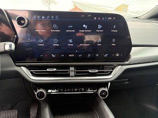 Chevrolet Equinox EV  2026 à Saint-Eustache, Québec - 12 - w320h240px