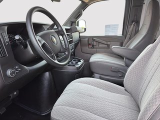 2016 Chevrolet Express Cargo Van in Saint-Eustache, Quebec - 16 - w320h240px