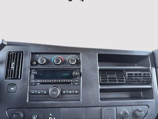 2016 Chevrolet Express Cargo Van in Saint-Eustache, Quebec - 13 - w320h240px