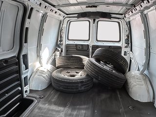 2016 Chevrolet Express Cargo Van in Saint-Eustache, Quebec - 14 - w320h240px