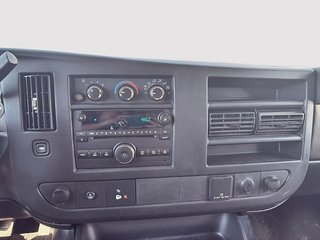 2016 Chevrolet Express Cargo Van in Saint-Eustache, Quebec - 10 - w320h240px