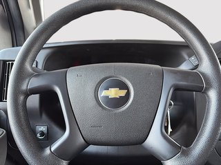 2016 Chevrolet Express Cargo Van in Saint-Eustache, Quebec - 11 - w320h240px