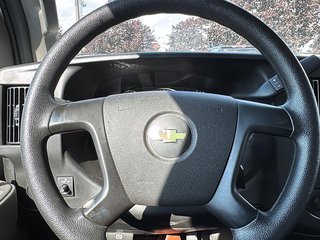 2016 Chevrolet Express Cargo Van in Saint-Eustache, Quebec - 8 - w320h240px