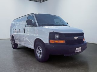 2016 Chevrolet Express Cargo Van in Saint-Eustache, Quebec - 4 - w320h240px