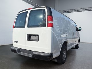 2016 Chevrolet Express Cargo Van in Saint-Eustache, Quebec - 5 - w320h240px