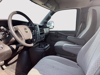 2016 Chevrolet Express Cargo Van in Saint-Eustache, Quebec - 13 - w320h240px