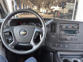 2016 Chevrolet Express Cargo Van in Saint-Eustache, Quebec - 17 - w320h240px