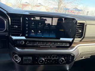 Chevrolet Silverado 1500  2025 à Saint-Eustache, Québec - 9 - w320h240px