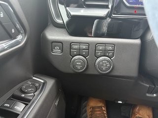 2025 Chevrolet Silverado 1500 in Saint-Eustache, Quebec - 14 - w320h240px