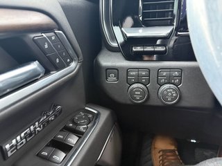 2026 Chevrolet Silverado 1500 in Saint-Eustache, Quebec - 14 - w320h240px