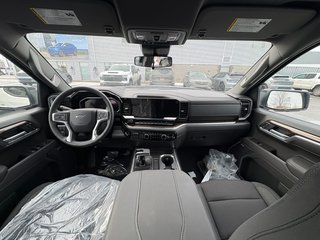 Chevrolet Silverado 1500  2026 à Saint-Eustache, Québec - 12 - w320h240px