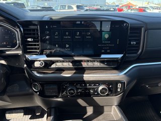 Chevrolet Silverado 1500  2026 à Saint-Eustache, Québec - 10 - w320h240px