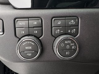 Chevrolet Silverado 2500 HD  2026 à Saint-Eustache, Québec - 11 - w320h240px