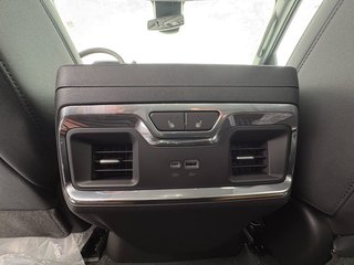 Chevrolet Silverado 2500 HD  2026 à Saint-Eustache, Québec - 18 - w320h240px