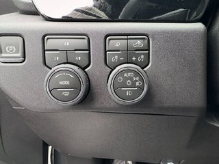 Chevrolet Silverado 2500 HD  2026 à Saint-Eustache, Québec - 10 - w320h240px