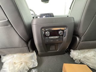 Chevrolet Suburban  2026 à Saint-Eustache, Québec - 19 - w320h240px