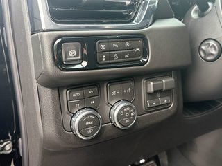 2026 GMC Yukon XL in Saint-Eustache, Quebec - 15 - w320h240px