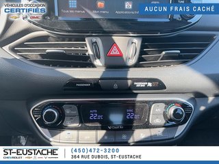 Hyundai Elantra GT  2018 à Saint-Eustache, Québec - 12 - w320h240px