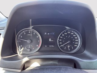 2017 Hyundai Elantra in Saint-Eustache, Quebec - 8 - w320h240px
