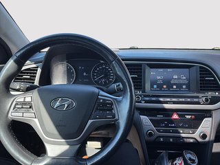 2017 Hyundai Elantra in Saint-Eustache, Quebec - 9 - w320h240px