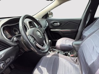 2015 Jeep Cherokee in Saint-Eustache, Quebec - 8 - w320h240px