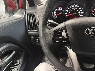 2014 Kia Rio in Saint-Eustache, Quebec - 8 - w320h240px