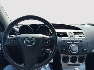 2010 Mazda 3 in Saint-Eustache, Quebec - 9 - w320h240px