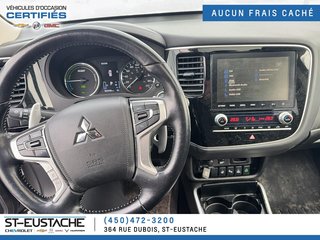 2020 Mitsubishi OUTLANDER PHEV in Saint-Eustache, Quebec - 11 - w320h240px