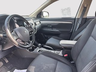 2016 Mitsubishi Outlander in Saint-Eustache, Quebec - 12 - w320h240px