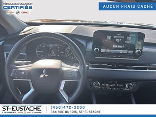 2022 Mitsubishi Outlander in Saint-Eustache, Quebec - 17 - w320h240px