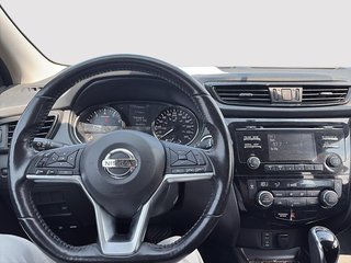 2017 Nissan Qashqai in Saint-Eustache, Quebec - 17 - w320h240px