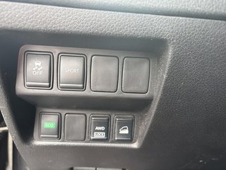 Nissan Rogue  2016 à Saint-Eustache, Québec - 6 - w320h240px