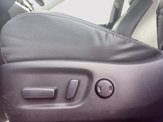 2015 Toyota RAV4 in Saint-Eustache, Quebec - 12 - w320h240px