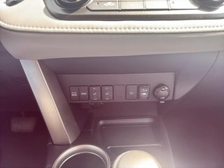 2015 Toyota RAV4 in Saint-Eustache, Quebec - 16 - w320h240px