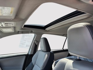 Toyota RAV4  2015 à Saint-Eustache, Québec - 10 - w320h240px