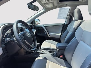 Toyota RAV4  2015 à Saint-Eustache, Québec - 8 - w320h240px