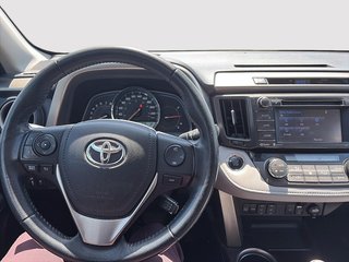 Toyota RAV4  2015 à Saint-Eustache, Québec - 9 - w320h240px