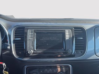 2018 Volkswagen Beetle in Saint-Eustache, Quebec - 11 - w320h240px