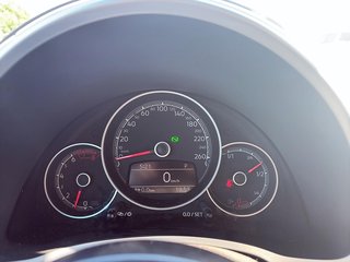 2018 Volkswagen Beetle in Saint-Eustache, Quebec - 9 - w320h240px