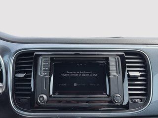2018 Volkswagen Beetle in Saint-Eustache, Quebec - 15 - w320h240px