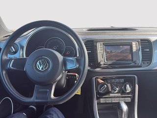 2018 Volkswagen Beetle in Saint-Eustache, Quebec - 14 - w320h240px