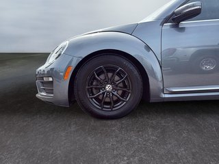2018 Volkswagen Beetle in Saint-Eustache, Quebec - 5 - w320h240px